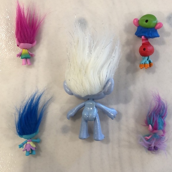 Troll doll set - 1 large and 4 small Dreamworks Hasbro - Picture 7 of 9